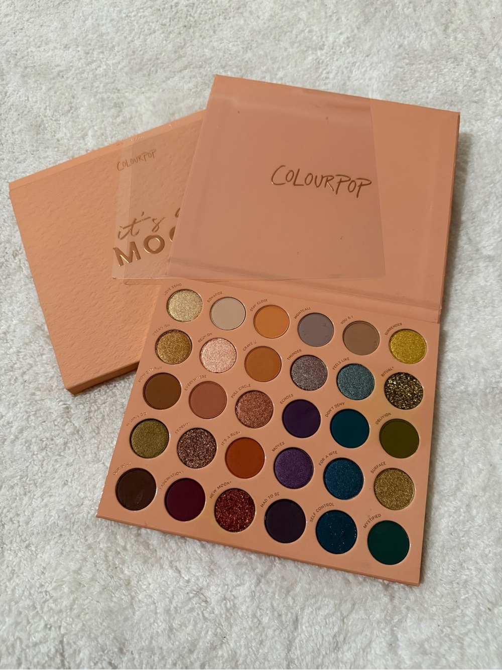 It’s a Mood Eyeshadow Palette